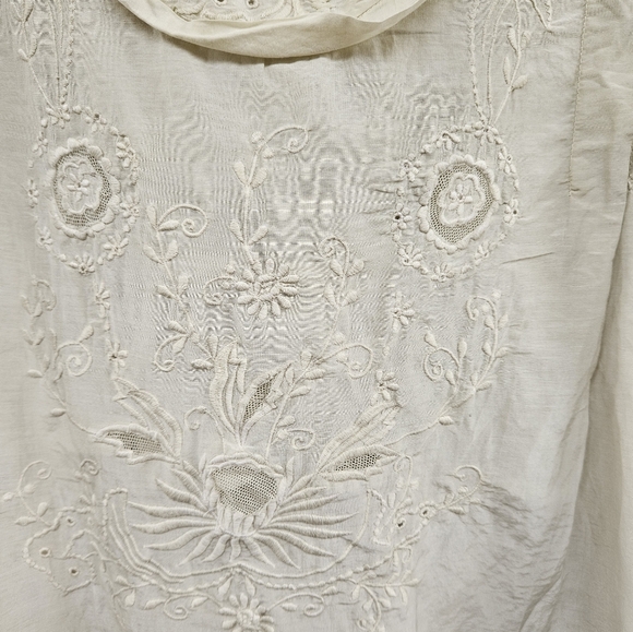 Magnolia Pearl Embroidered Blouse TOP - Picture 3 of 7